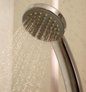 come pulire lo scarico della doccia